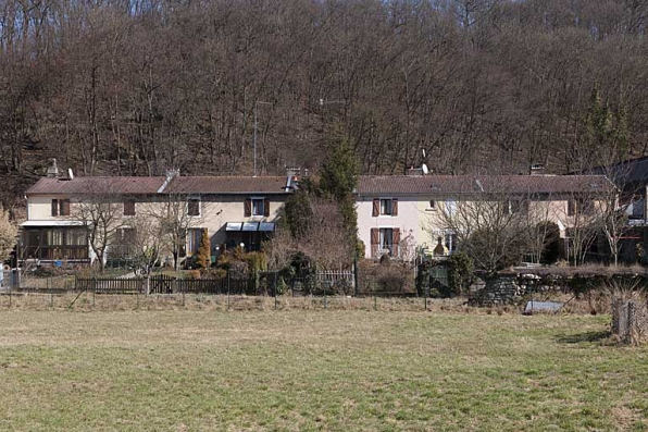 Logement sud (caserne B) depuis l'ouest. © Région Bourgogne-Franche-Comté, Inventaire du patrimoine Logement sud (caserne B) depuis l'ouest. © Région Bourgogne-Franche-Comté, Inventaire du patrimoine