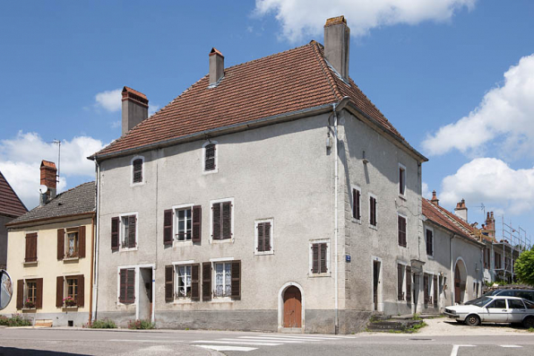 Vue d'ensemble à l'angle de la rue Arago et de la place Vauban. © Région Bourgogne-Franche-Comté, Inventaire du patrimoine