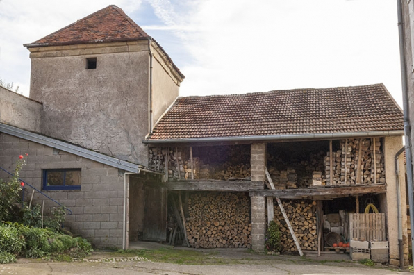 Tour, bûcher et garage. © Région Bourgogne-Franche-Comté, Inventaire du patrimoine