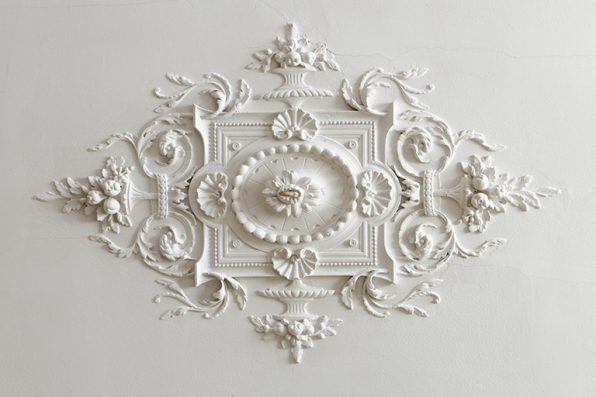 Décor du plafond du vestibule. © Région Bourgogne-Franche-Comté, Inventaire du patrimoine Décor du plafond du vestibule. © Région Bourgogne-Franche-Comté, Inventaire du patrimoine