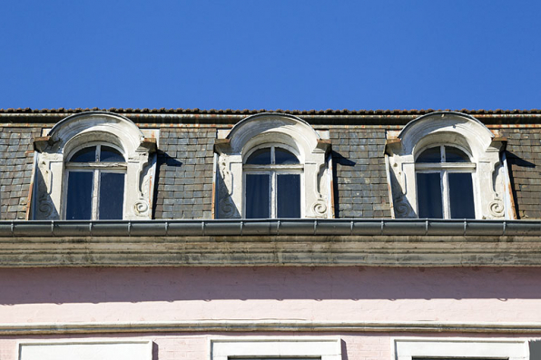 Façade antérieure : lucarnes. © Région Bourgogne-Franche-Comté, Inventaire du patrimoine