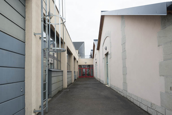 Entre l'atelier structure métallique et plasturgie. © Région Bourgogne-Franche-Comté, Inventaire du patrimoine