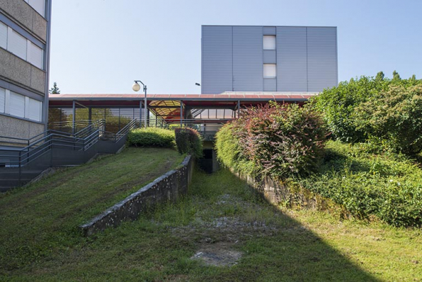 Espaces de circulation, pour parties couvertes, et pignon nord de l'externat et internat sud-ouest. © Région Bourgogne-Franche-Comté, Inventaire du patrimoine