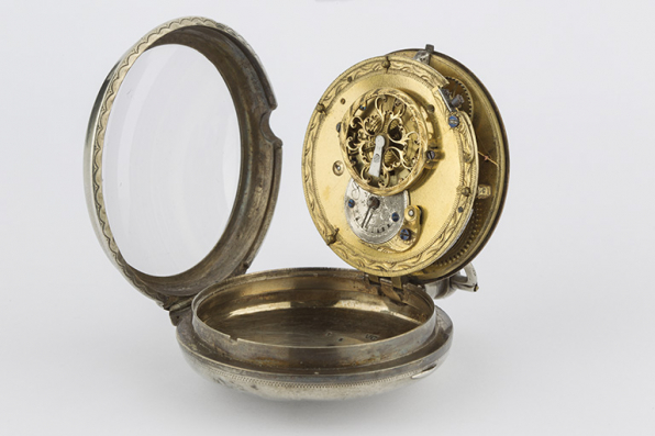 Boîtier ouvert. © Région Bourgogne-Franche-Comté, Inventaire du patrimoine