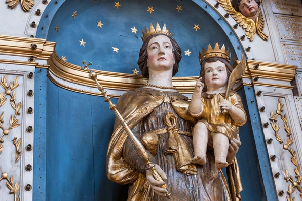 Détail de la partie supérieure de la statue. © Région Bourgogne-Franche-Comté, Inventaire du patrimoine