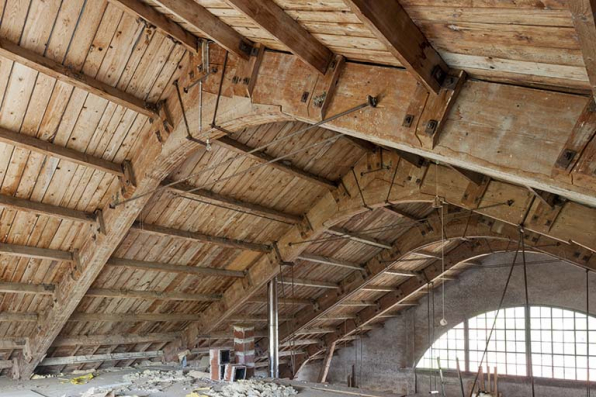 Vue désaxée de la charpente. © Région Bourgogne-Franche-Comté, Inventaire du patrimoine