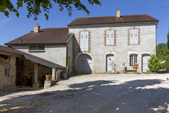  Vue générale de la ferme depuis l'entrée. © Région Bourgogne-Franche-Comté, Inventaire du patrimoine