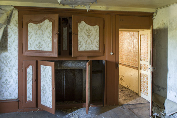 Boiseries des portes du placard avec le poêle. © Région Bourgogne-Franche-Comté, Inventaire du patrimoine