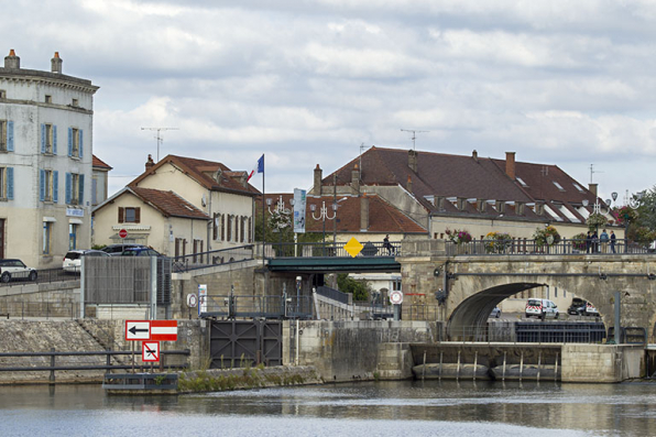 Le site d'écluse, vue aval. © Région Bourgogne-Franche-Comté, Inventaire du patrimoine