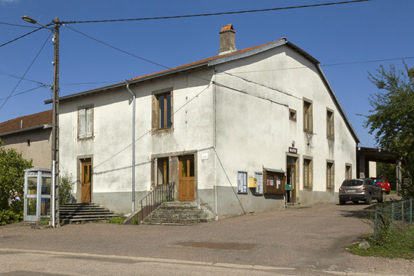 Ancienne école des garçons et mairie actuelle. © Région Bourgogne-Franche-Comté, Inventaire du patrimoine