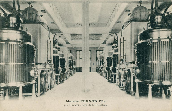 Maison Pernod Fils - Une des allées de la distillerie, carte postale, s.d. [fin 19e ou 20e siècle]. © Région Bourgogne-Franche-Comté, Inventaire du patrimoine