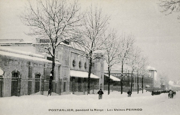 Pontarlier, pendant la neige. Les usines Pernod, carte postale, s.d. [début 20e siècle] © Région Bourgogne-Franche-Comté, Inventaire du patrimoine