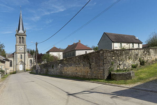 Rue de l'église, Aisey. © Région Bourgogne-Franche-Comté, Inventaire du patrimoine