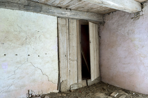 Porte pour accéder à l'étage du pigeonnier. © Région Bourgogne-Franche-Comté, Inventaire du patrimoine