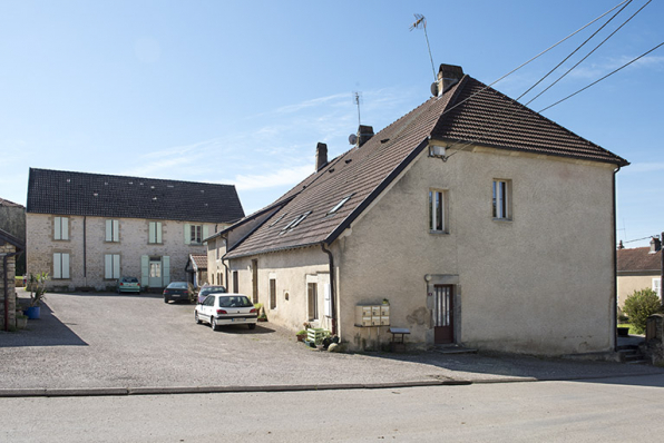 Vue d'ensemble depuis la voie publique. © Région Bourgogne-Franche-Comté, Inventaire du patrimoine