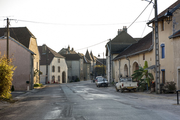 Rue de la Dame Blanche en direction de Vy-lès-Rupt. © Région Bourgogne-Franche-Comté, Inventaire du patrimoine