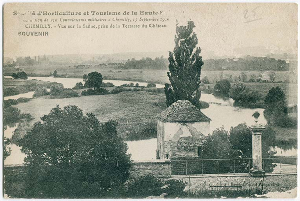 Vue de la Saône, prise depuis la terrasse du château. Souvenir de 250 militaires convalescents à Chemilly le 15 septembre 1916. © Région Bourgogne-Franche-Comté, Inventaire du patrimoine