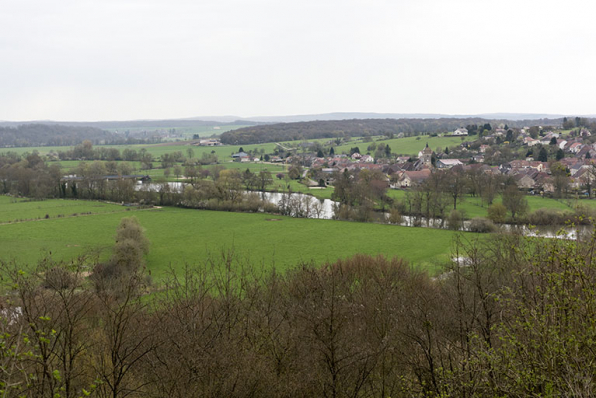 Le village de Soing et la Saône. © Région Bourgogne-Franche-Comté, Inventaire du patrimoine Le village de Soing et la Saône. © Région Bourgogne-Franche-Comté, Inventaire du patrimoine
