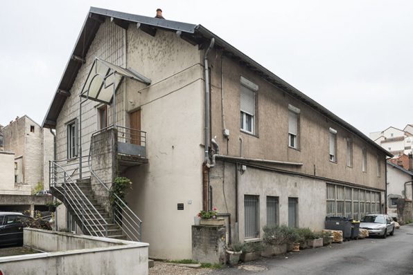 Bâtiment industriel à l'entrée de la ruelle de la Mouillère. © Région Bourgogne-Franche-Comté, Inventaire du patrimoine Bâtiment industriel à l'entrée de la ruelle de la Mouillère. © Région Bourgogne-Franche-Comté, Inventaire du patrimoine