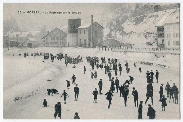 55 - Morteau - Le patinage sur le Doubs, carte postale, s.n., s.d., [1er quart 20e siècle], Farine Frères éd. à La Chaux-de-Fonds, Le Locle et Morteau © Région Bourgogne-Franche-Comté, Inventaire du patrimoine