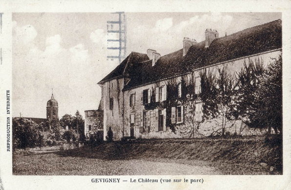 Le château, vue depuis le parc, carte postale. © Commune de Gevigney-et-Mercey