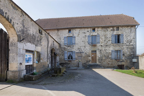 Cour de la maison. © Région Bourgogne-Franche-Comté, Inventaire du patrimoine