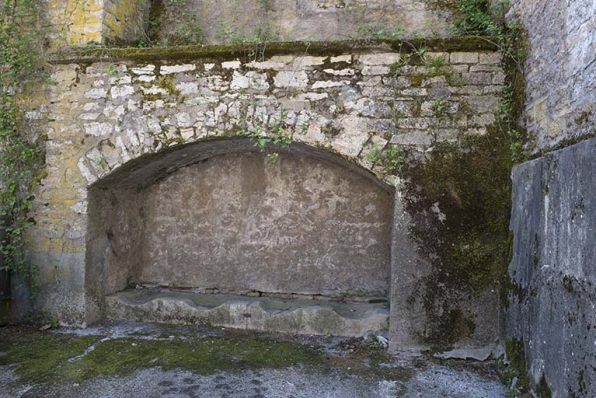 Détail dans la cour. © Région Bourgogne-Franche-Comté, Inventaire du patrimoine