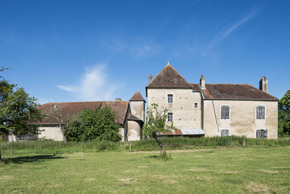 Vue d'ensemble de la façade postérieure. © Région Bourgogne-Franche-Comté, Inventaire du patrimoine Vue d'ensemble de la façade postérieure. © Région Bourgogne-Franche-Comté, Inventaire du patrimoine