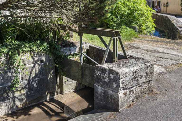 Vanne située à l'angle de l'impasse du château. © Région Bourgogne-Franche-Comté, Inventaire du patrimoine