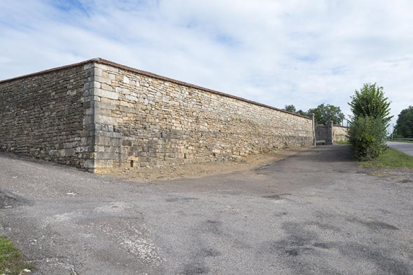 Le mur d'enclos du cimetière. © Région Bourgogne-Franche-Comté, Inventaire du patrimoine