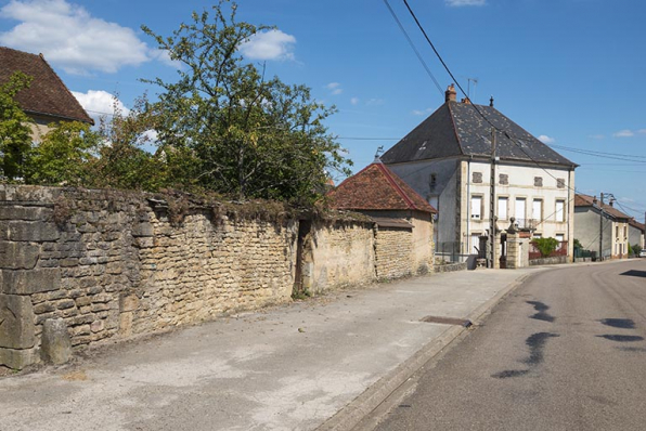 Vue depuis la voie publique. © Région Bourgogne-Franche-Comté, Inventaire du patrimoine