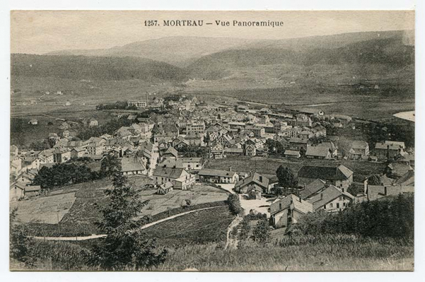 1257. Morteau - Vue panoramique, 1er quart 20e siècle. Le bâtiment a été rehaussé et allongé. © Région Bourgogne-Franche-Comté, Inventaire du patrimoine