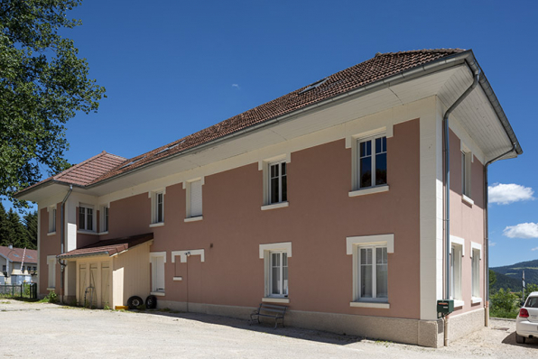 Façade postérieure, de trois quarts droite. © Région Bourgogne-Franche-Comté, Inventaire du patrimoine