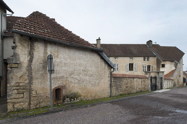 Vue depuis le haut de la rue de la Fontaine carré. © Région Bourgogne-Franche-Comté, Inventaire du patrimoine