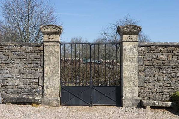 Portail d'entrée. © Région Bourgogne-Franche-Comté, Inventaire du patrimoine