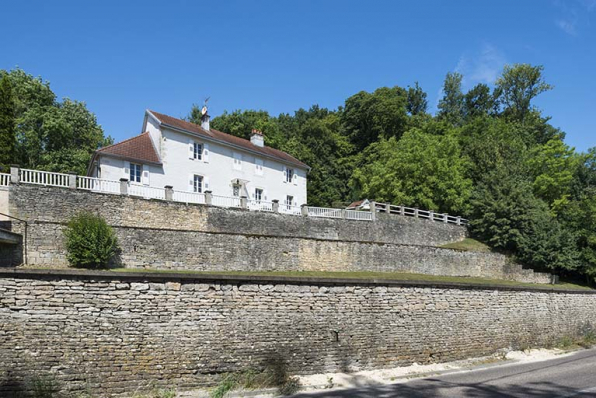 Ancienne maison des moines et presbytère de Saint-Albin. © Région Bourgogne-Franche-Comté, Inventaire du patrimoine