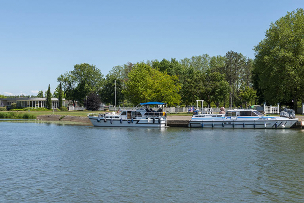 L'embarcadère pour les bateaux de plaisance. © Région Bourgogne-Franche-Comté, Inventaire du patrimoine