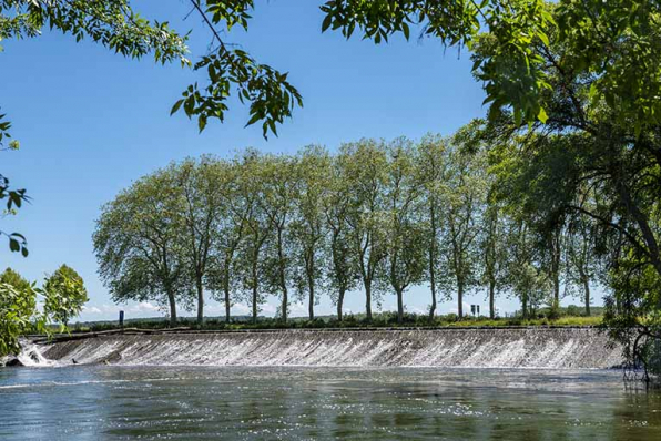 Déversoir en amont du barrage. © Région Bourgogne-Franche-Comté, Inventaire du patrimoine