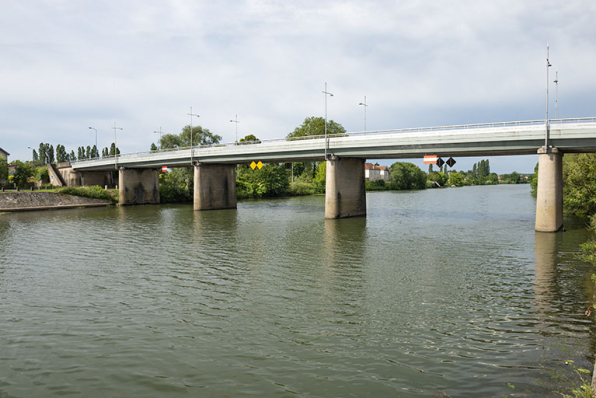 Le pont reconstruit après guerre. © Région Bourgogne-Franche-Comté, Inventaire du patrimoine