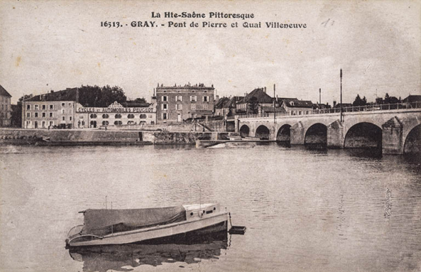 Le pont de pierre et le quai Villeneuve, carte postale. © Région Bourgogne-Franche-Comté, Inventaire du patrimoine