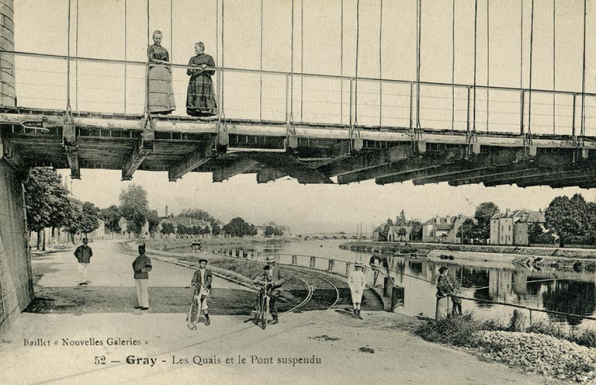 Les quais et le pont suspendu, carte postale (1914). © Région Bourgogne-Franche-Comté, Inventaire du patrimoine