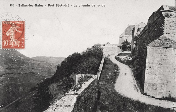 Salins-les-Bains (Jura). Fort Saint-André - Le chemin de ronde. S.d. [1er quart 20e siècle]. © Région Bourgogne-Franche-Comté, Inventaire du patrimoine