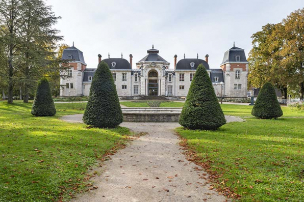 Façade sur le parc. © Région Bourgogne-Franche-Comté, Inventaire du patrimoine