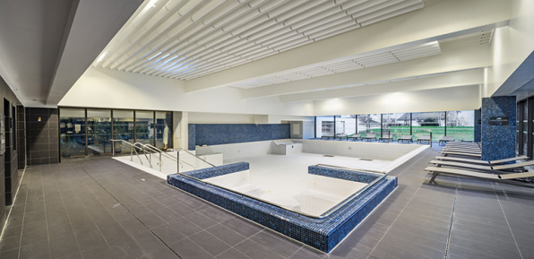 Spa, piscine. © Région Bourgogne-Franche-Comté, Inventaire du patrimoine