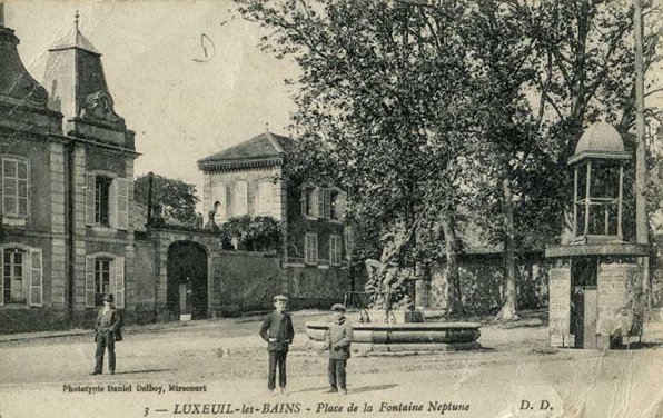 Vue de la place. © Région Bourgogne-Franche-Comté, Inventaire du patrimoine