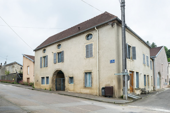 La rue Bontemps : n° 42, vue de trois quarts. © Région Bourgogne-Franche-Comté, Inventaire du patrimoine