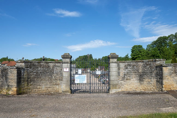 Entrée du cimetière au mont Simon (à l'est). © Région Bourgogne-Franche-Comté, Inventaire du patrimoine
