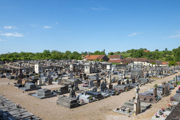 Ensemble du cimetière depuis le nord-est. © Région Bourgogne-Franche-Comté, Inventaire du patrimoine