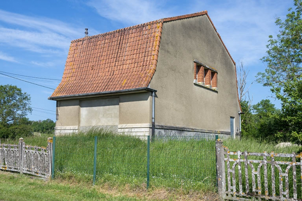 Trois quarts arrière droit. © Région Bourgogne-Franche-Comté, Inventaire du patrimoine