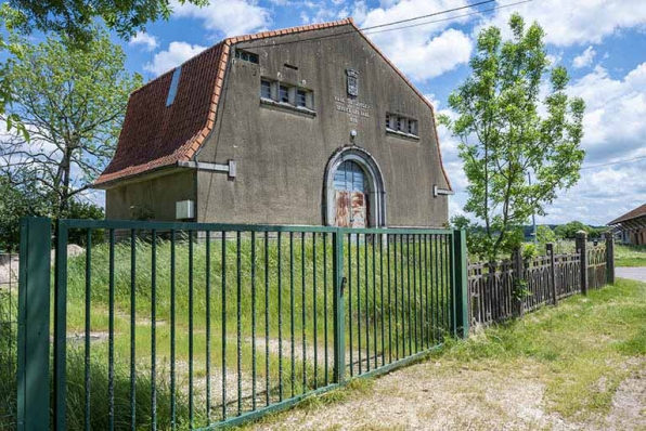 Face antérieure, de trois quarts gauche. © Région Bourgogne-Franche-Comté, Inventaire du patrimoine